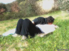 Free-FreePorn.com presents: Natural italian love on the grass