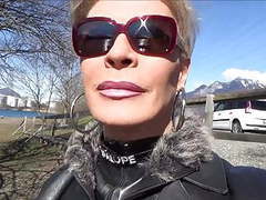 Free-FreePorn.com presents: Comment je m appelle  !  salope