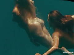 Free-FreePorn.com presents: Kelly brook & jessica szohr nude & sexy - piranha - hd