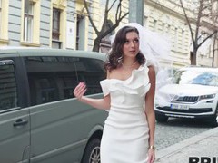 Free-FreePorn.com presents: Horny for her haircutter