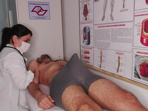 Free-FreePorn.com presents: Patient's erection right in front of the nurse