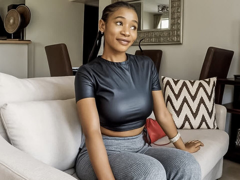 Free-FreePorn.com presents: Amateur ebony model tricked to suck white cock at couch casting call