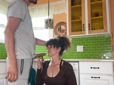 Free-FreePorn.com presents: Stepmom caught and continued on facetime