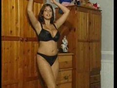 Free-FreePorn.com presents: Busty seductress solo dancing and posing