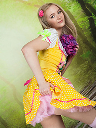 Free-FreePorn.com presents: This perfect cutie has taken all her clothes off to embrace her perfectly shaped body in a truly engaging way.