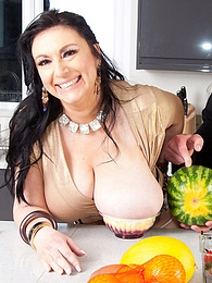 Free-FreePorn.com presents: Sex in the kitchen
