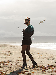Free-FreePorn.com presents: Shelley Fox Quite Gusty